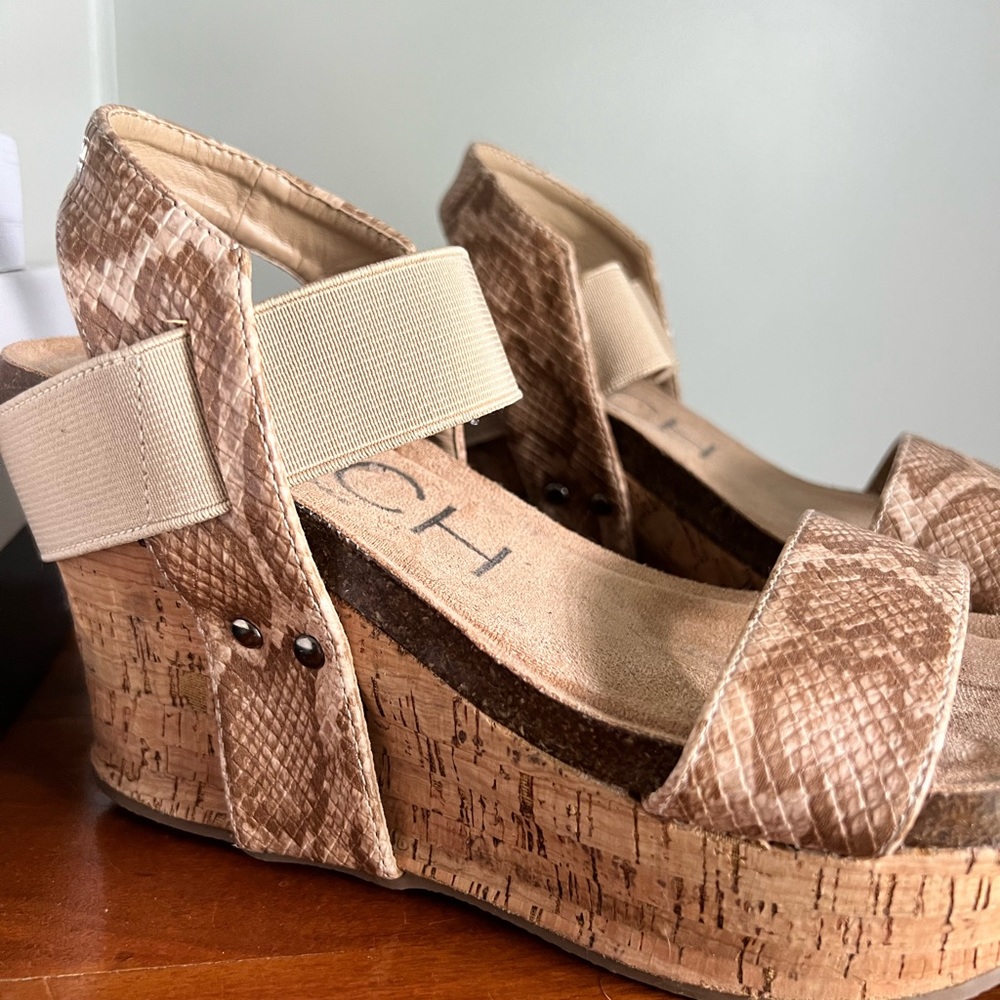 Beach by Matisse Point Break Platform Wedge Sandals